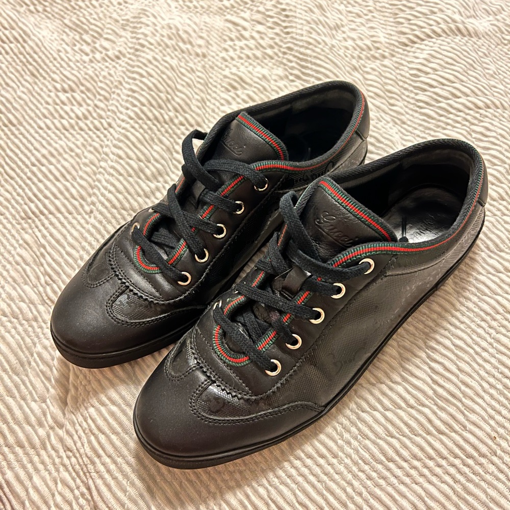 Gucci , size 37,5 , great condition, unisex